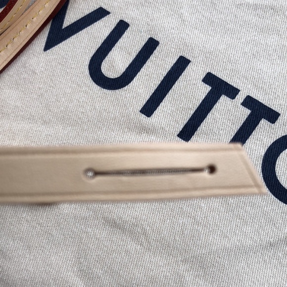 🌼🌼 NEW 🌼🌼 Louis Vuitton Vachetta Crossbody Strap - Picture 5 of 8